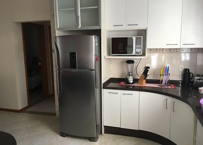 Apartamento em Meia Praia